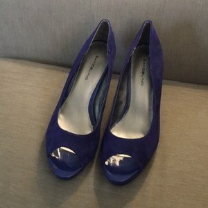 Bandolino blue electric heels size 9